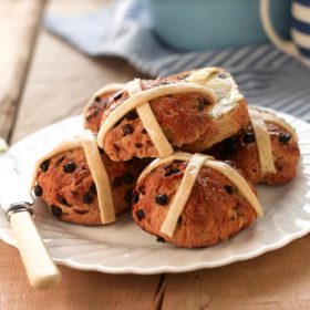 Spicy Vegan Hot Cross Buns