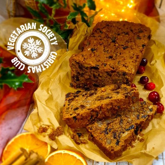 Easy Vegan Christmas Cake